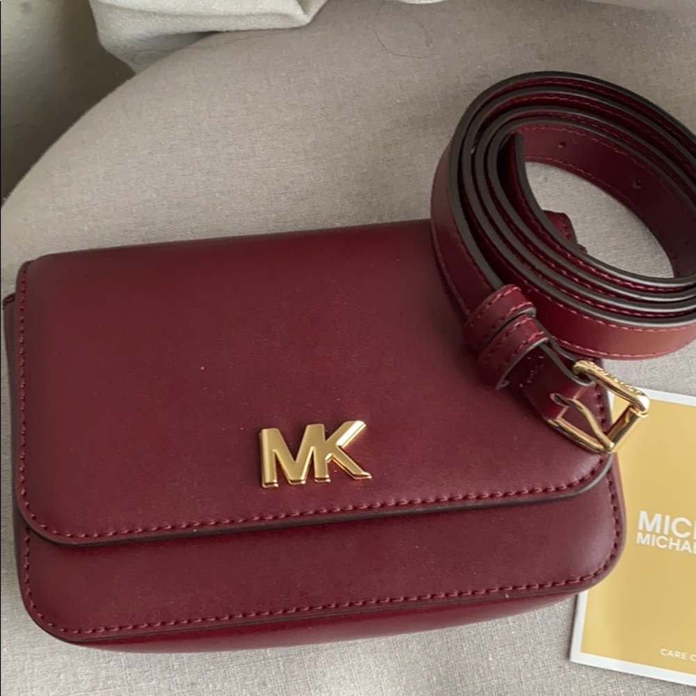 1 Day Sale! NWOT MICHAEL KORS belt bag.
